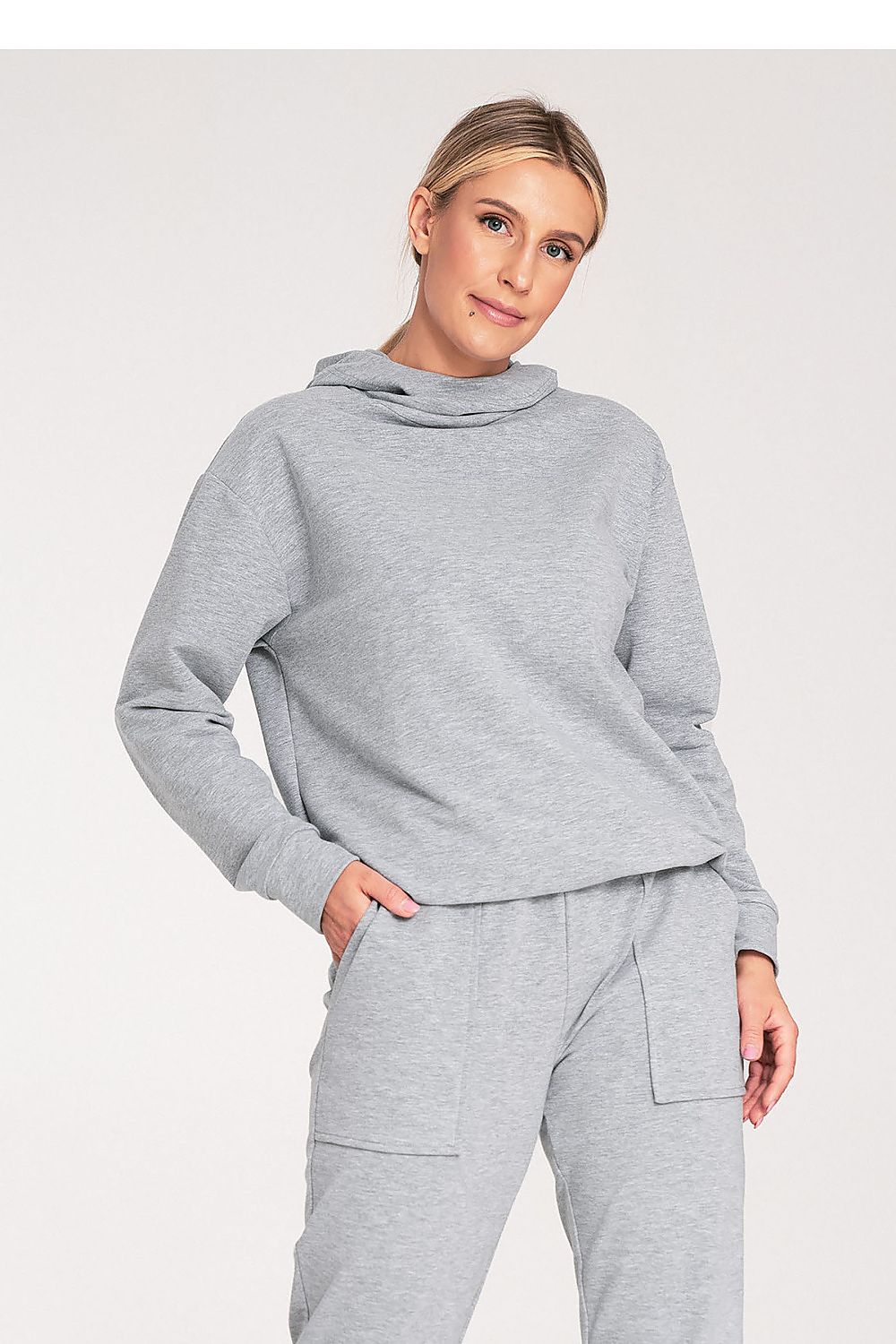 Sweatshirt model 201489