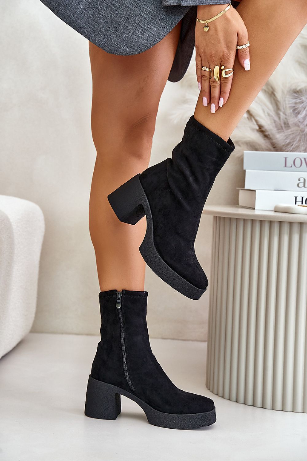 Heel boots model 201528