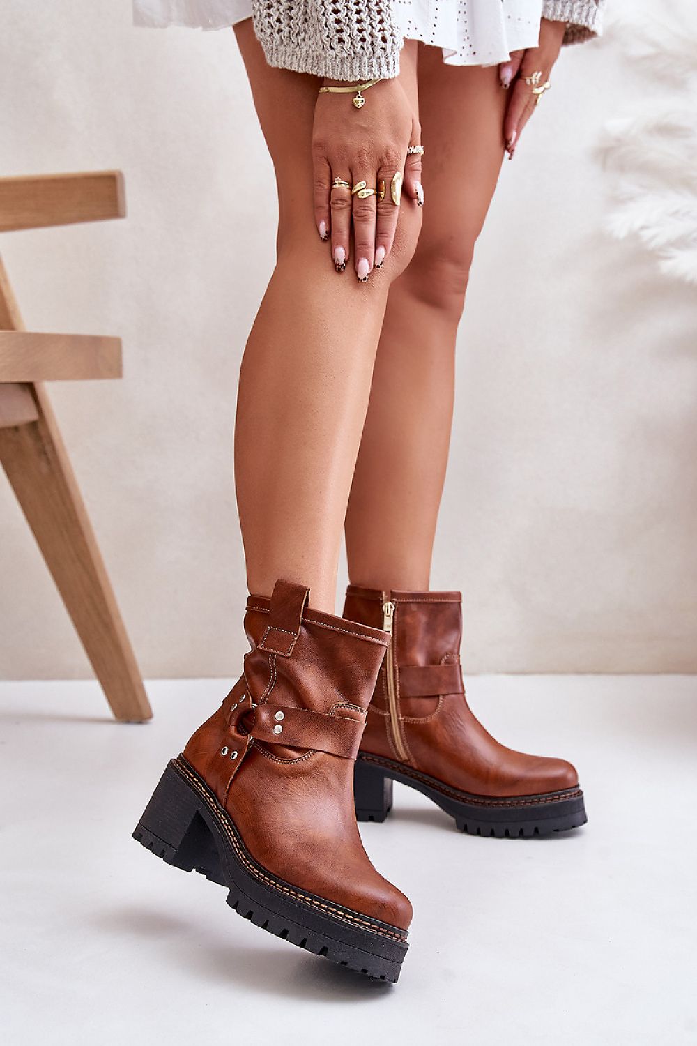 Heel boots model 201543