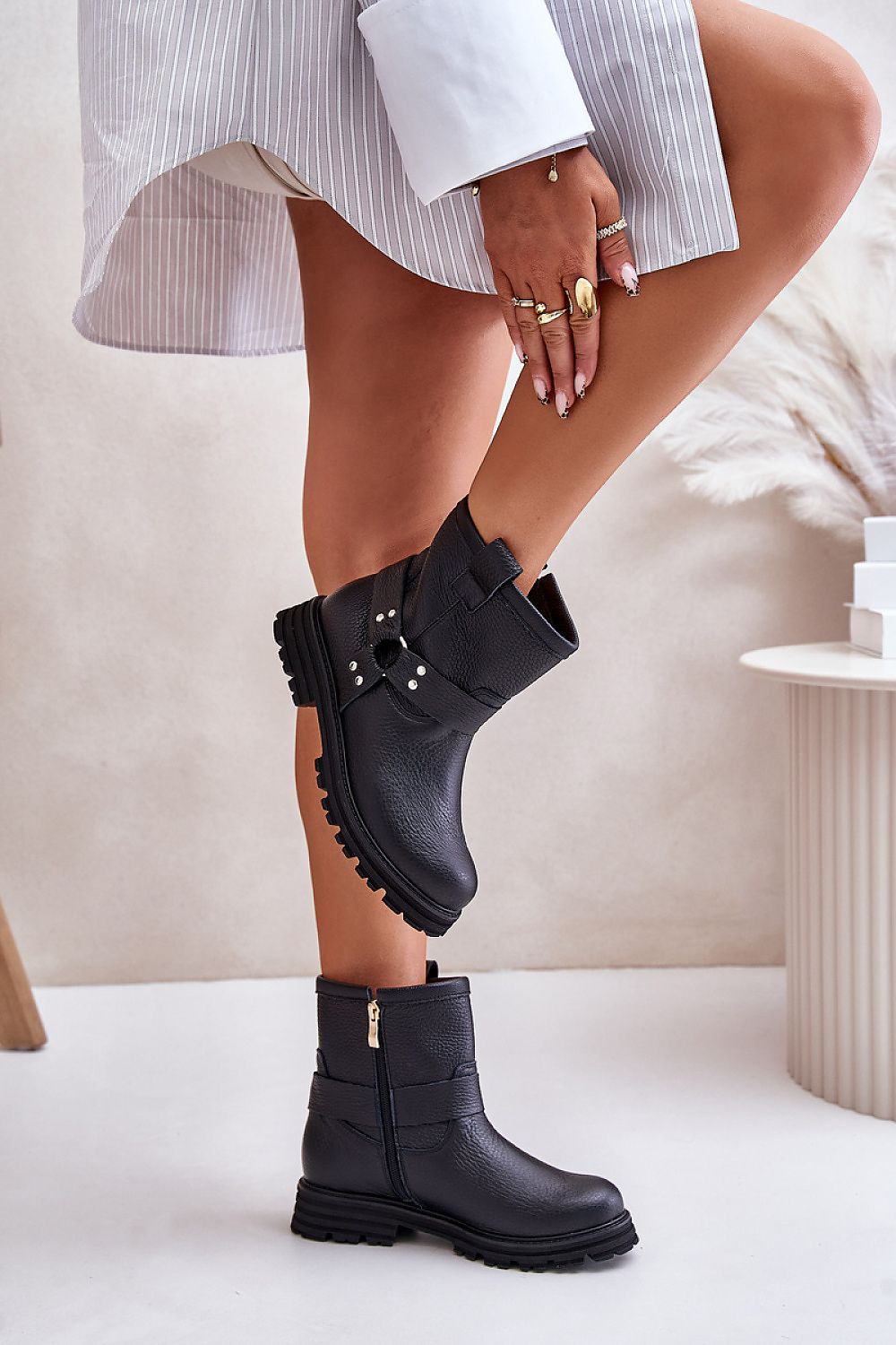Heel boots model 201544
