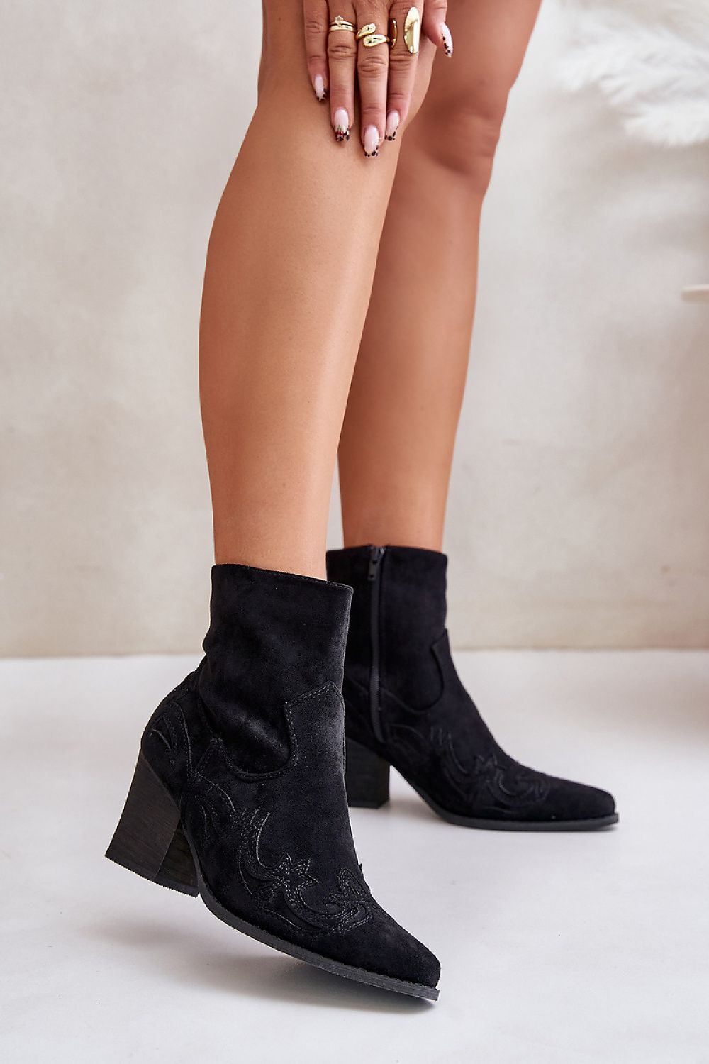 Heel boots model 201548