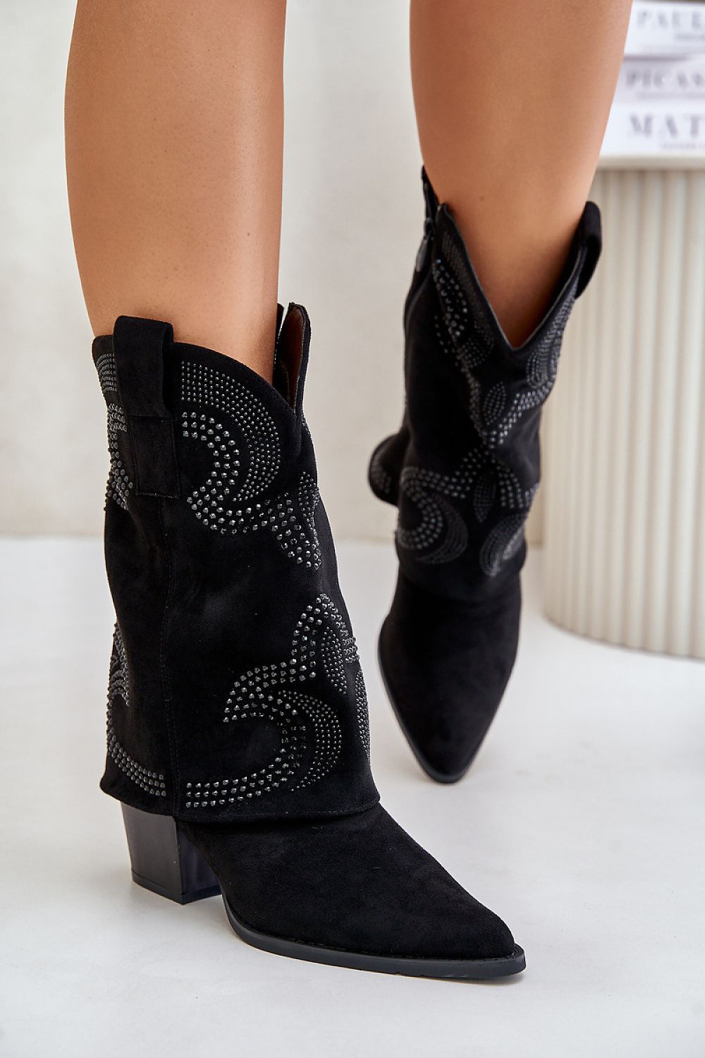 Heel boots model 202046
