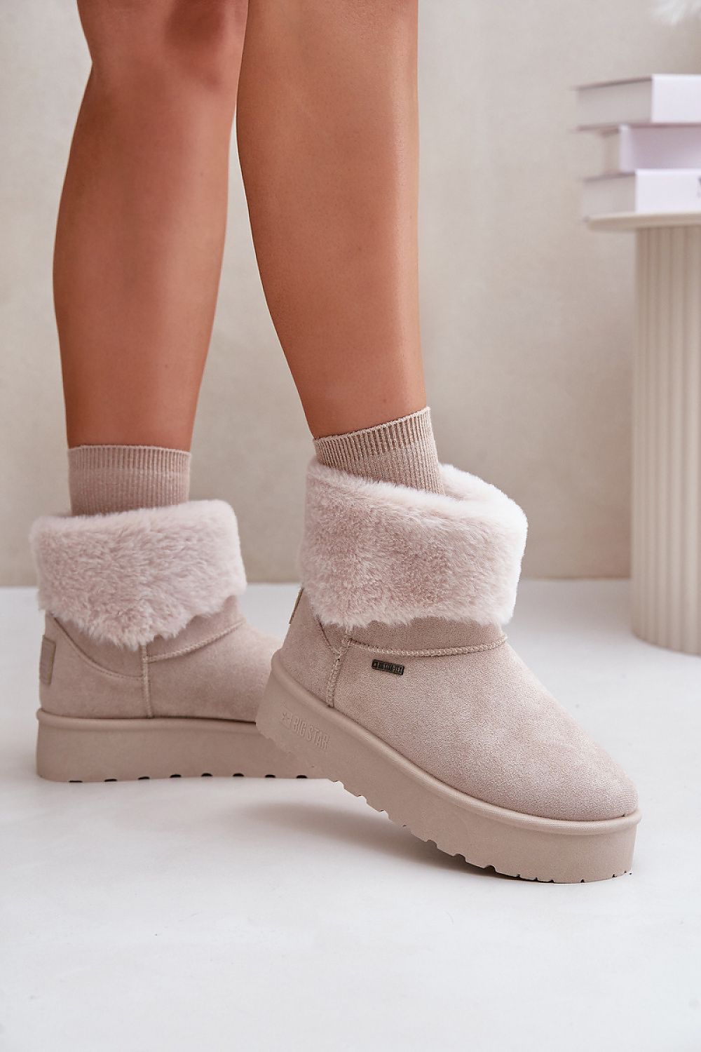 Snow boots model 202201
