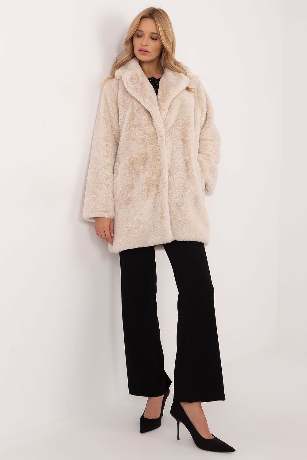 Coat model 202274