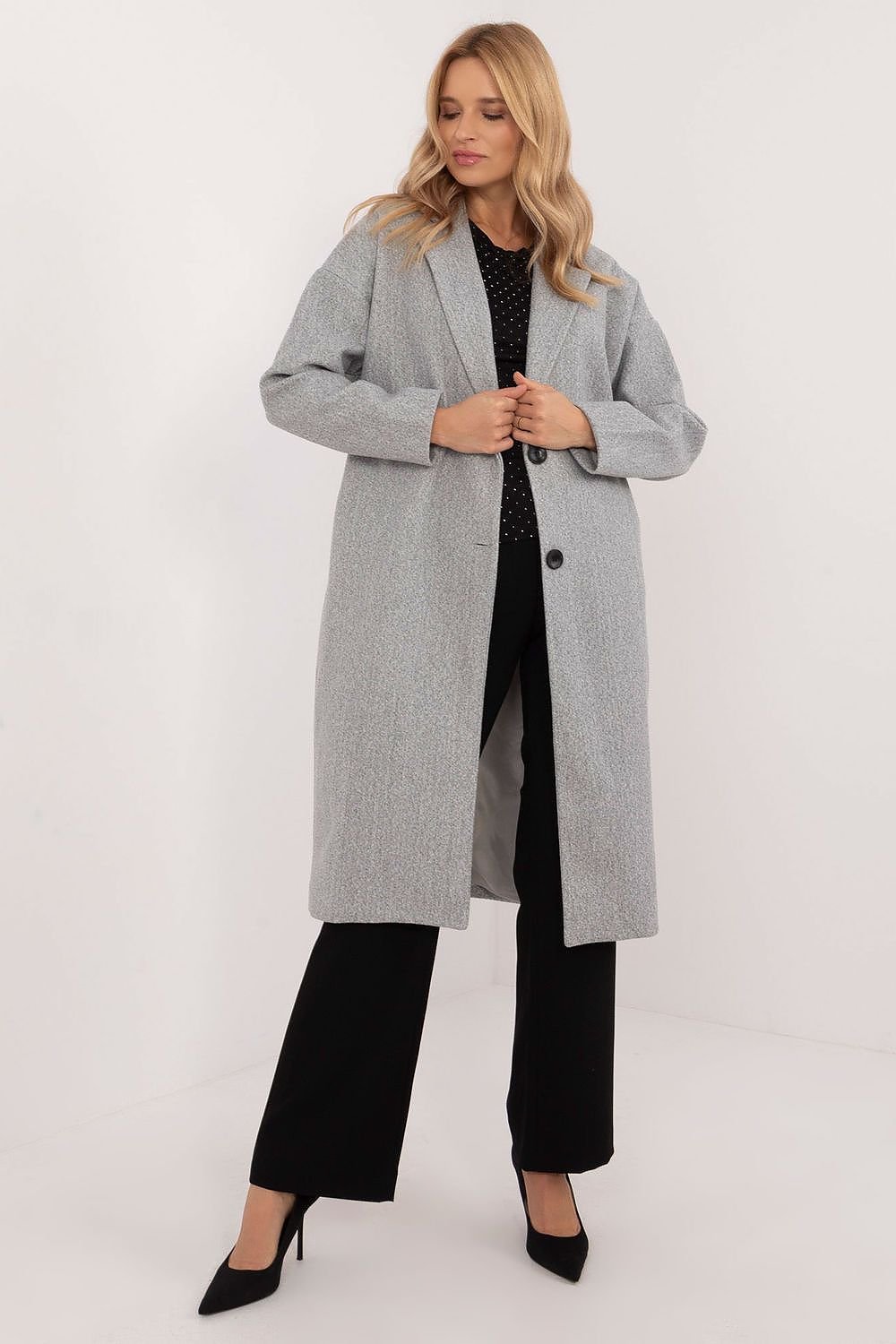 Coat model 202301