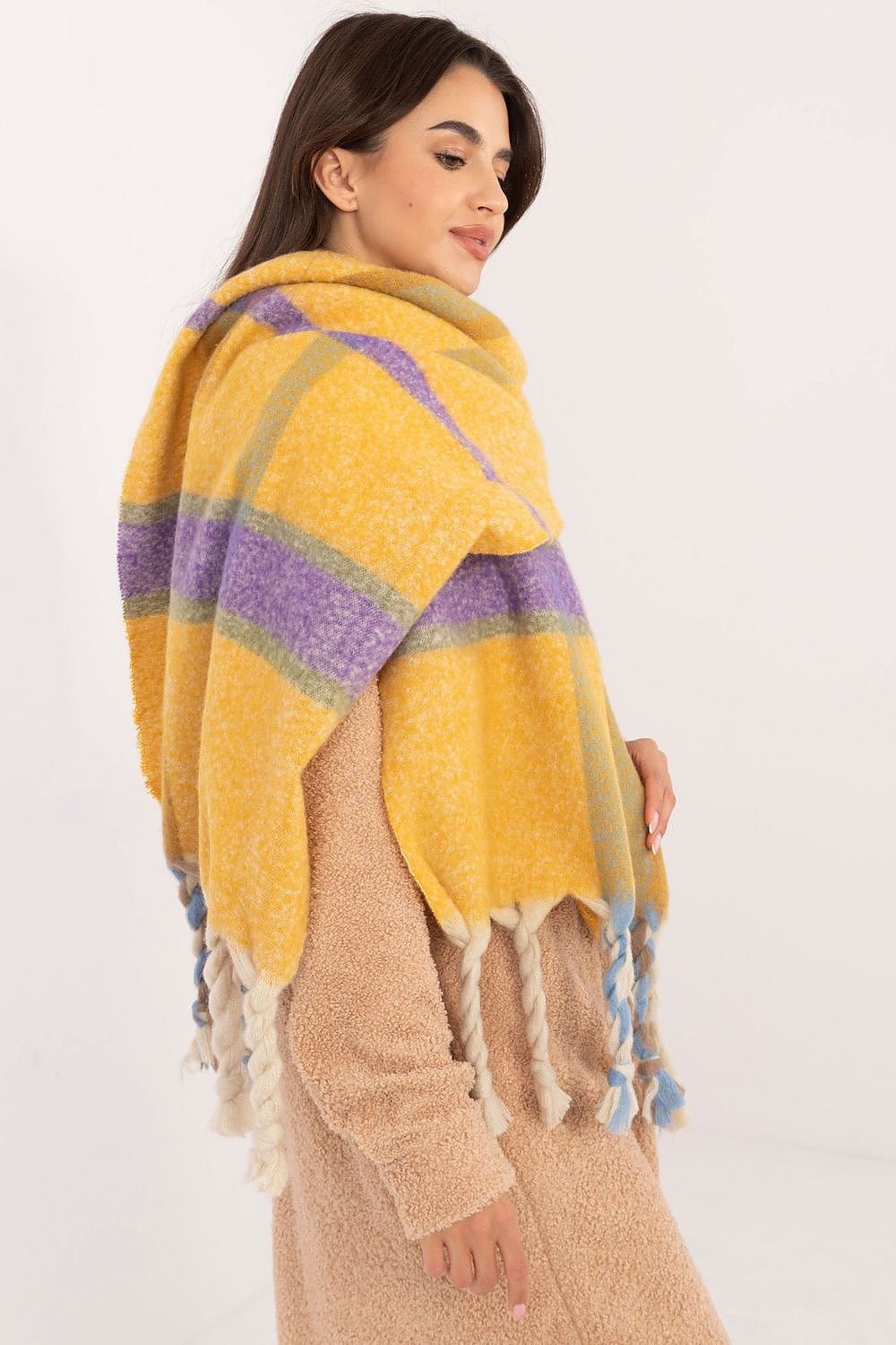 Shawl model 202574