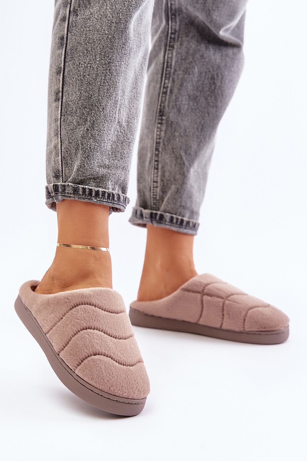 Slippers model 202650