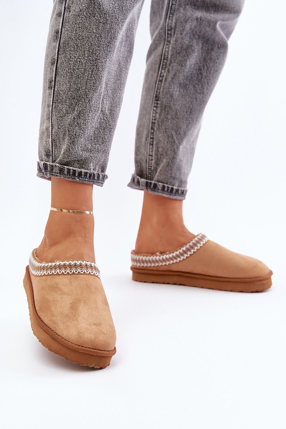 Slippers model 202661