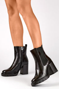 Heel boots model 202869