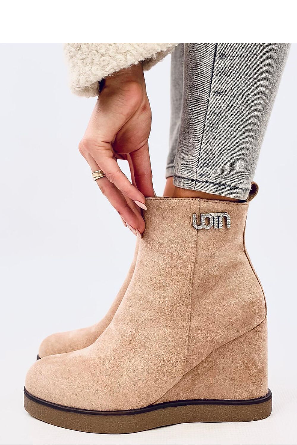 Buskin boots model 203039