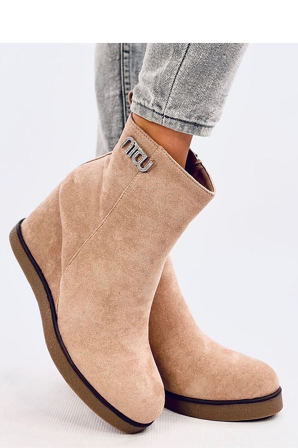 Buskin boots model 203039