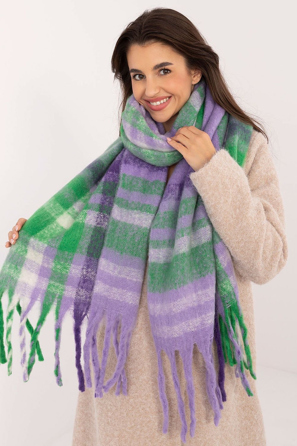 Shawl model 203169