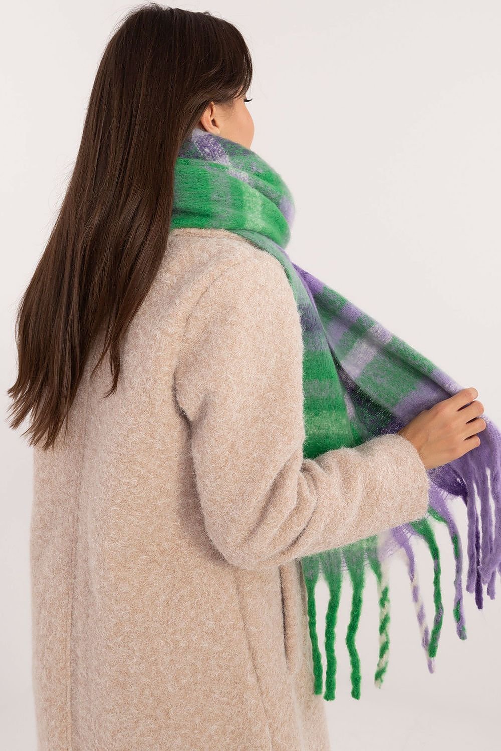 Shawl model 203169
