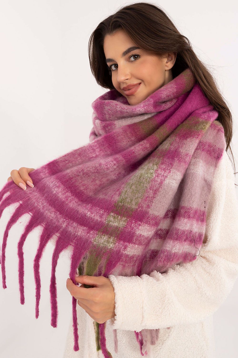 Shawl model 203173