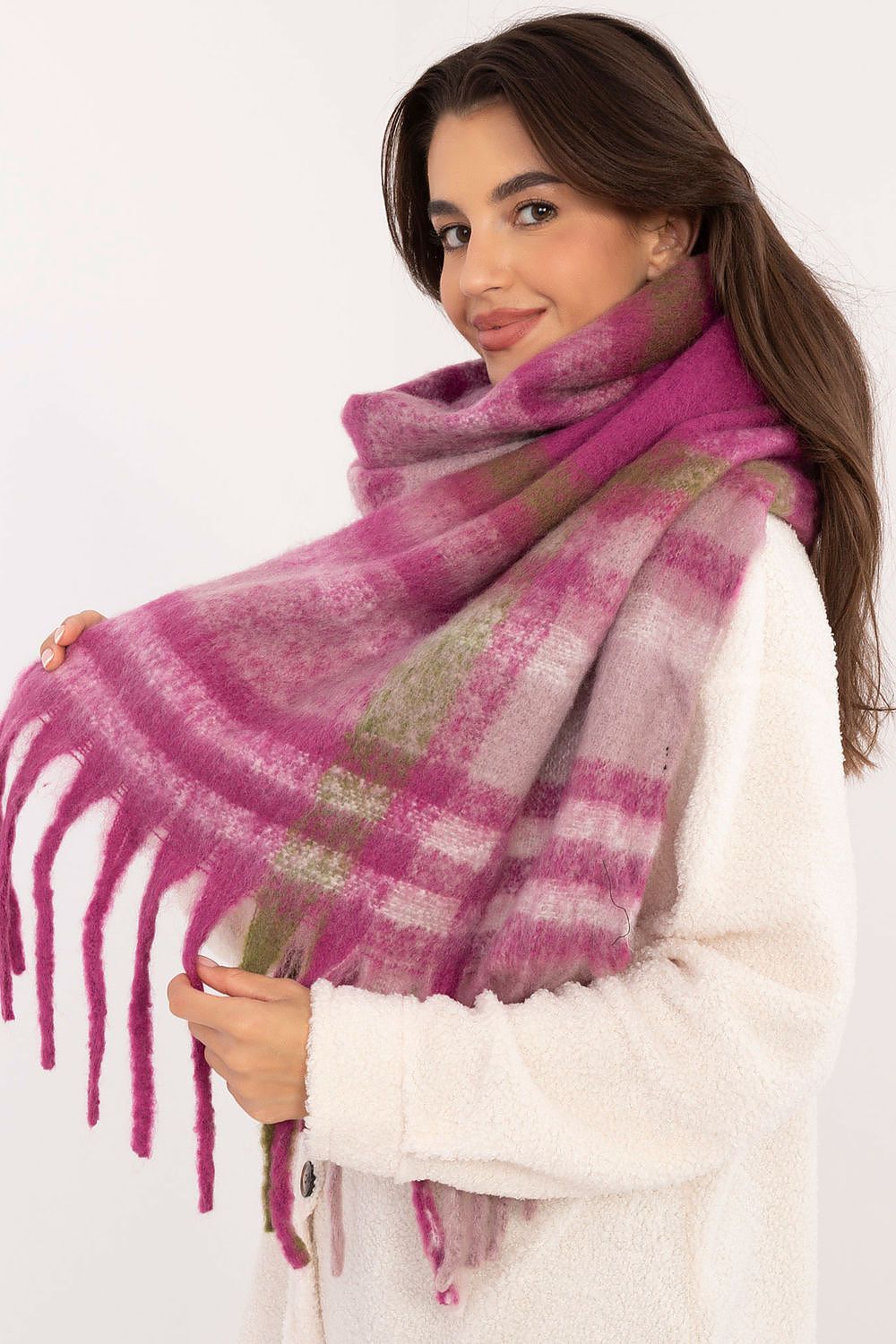 Shawl model 203173