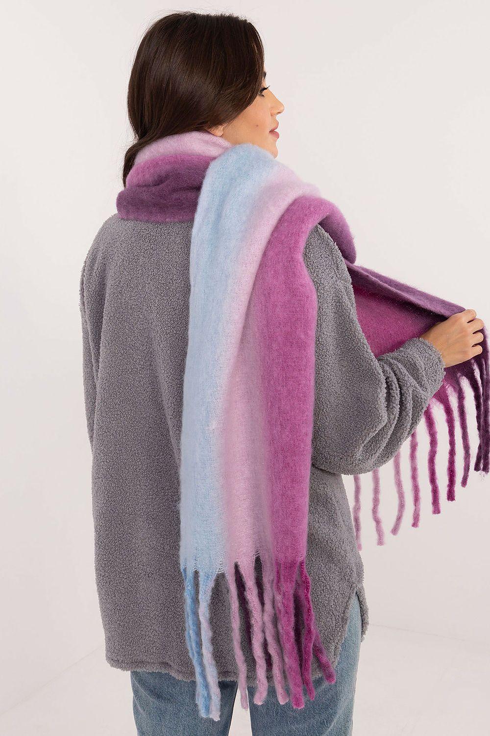 Shawl model 203185