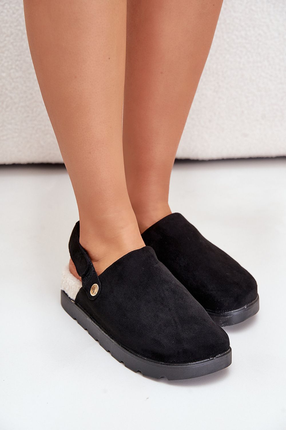 Slippers model 203605