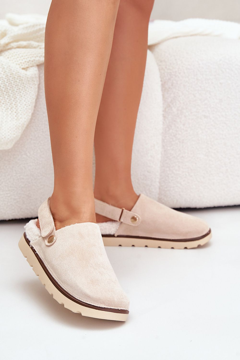Slippers model 203606