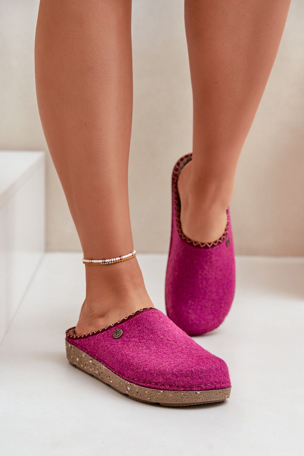 Slippers model 203607