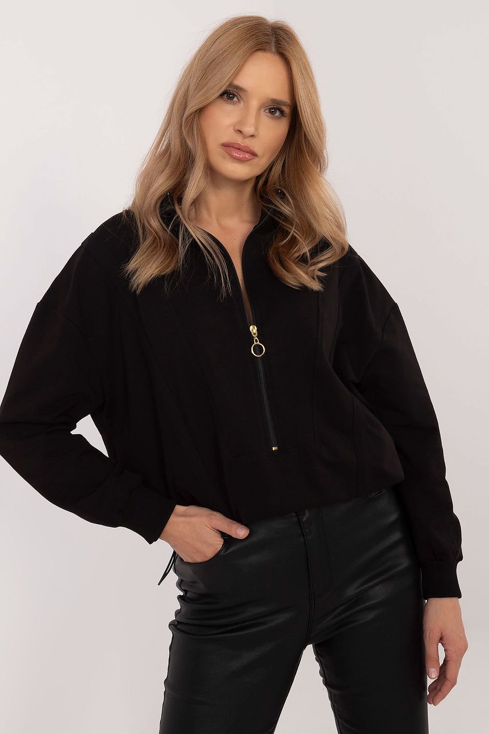 Sweatshirt model 203693