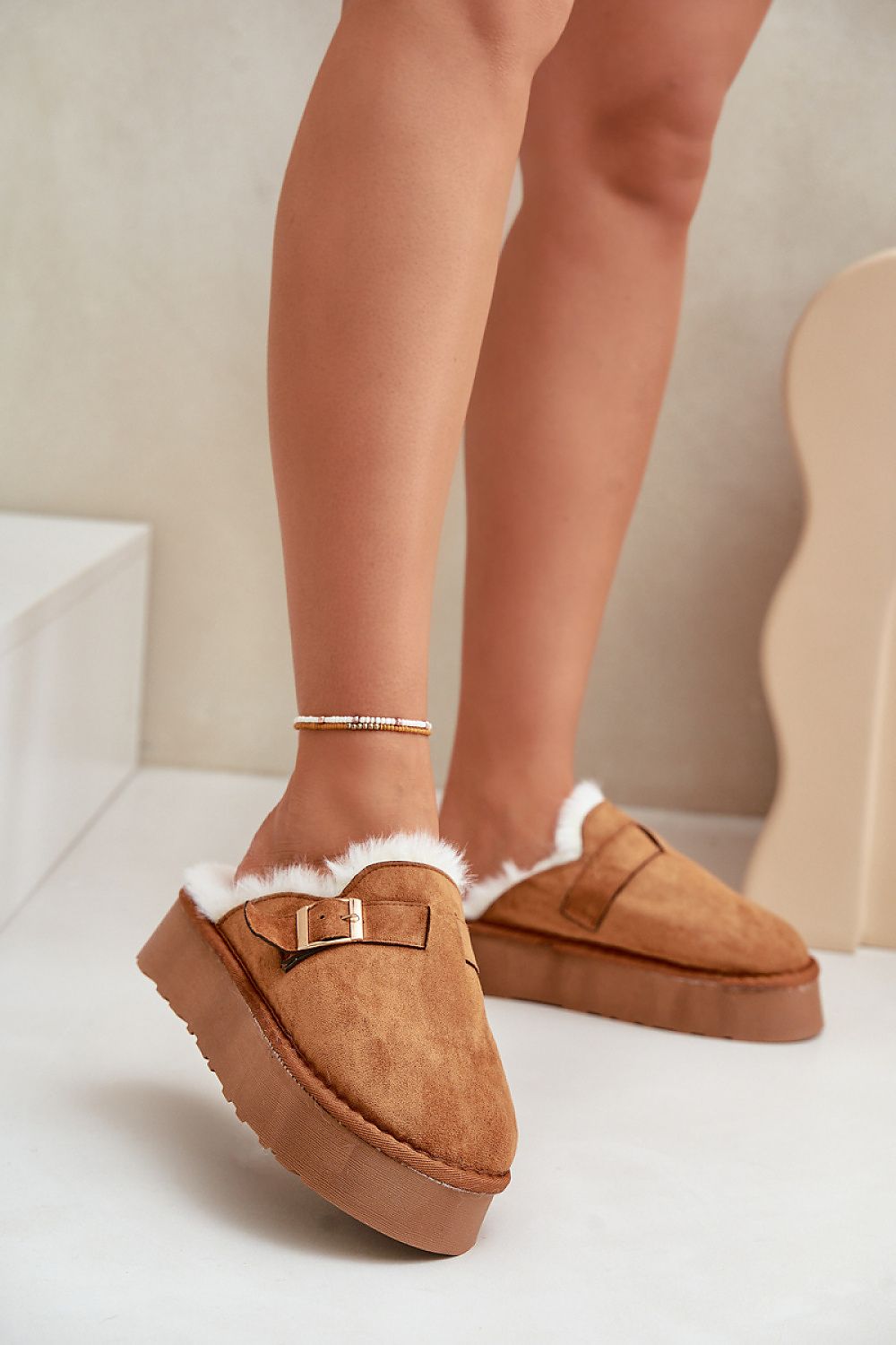 Slippers model 203747