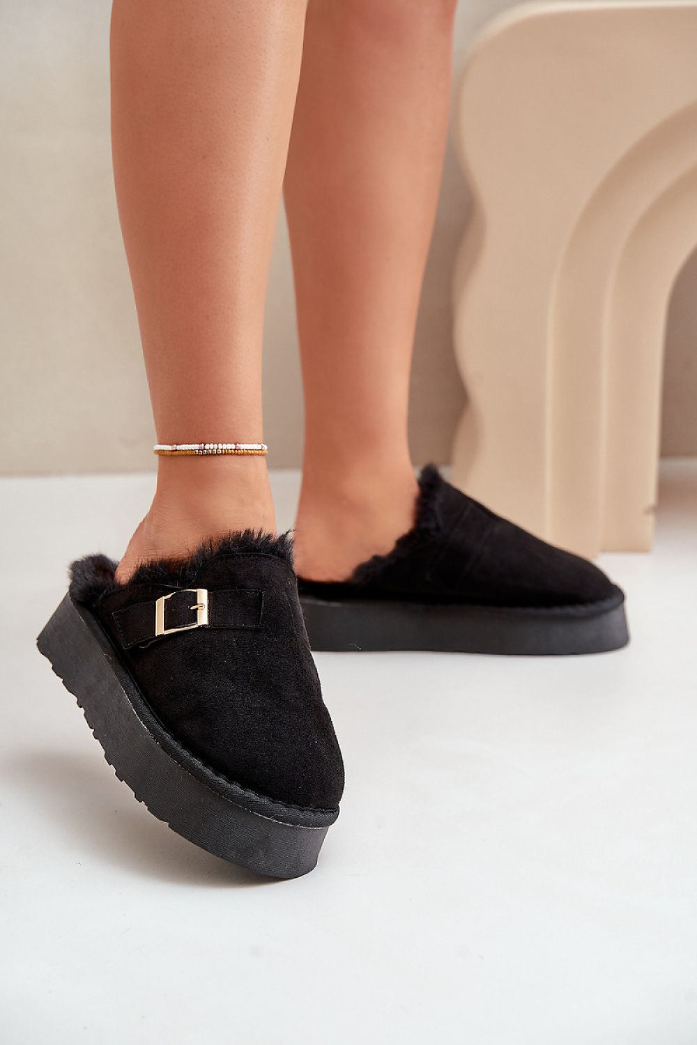 Slippers model 203748