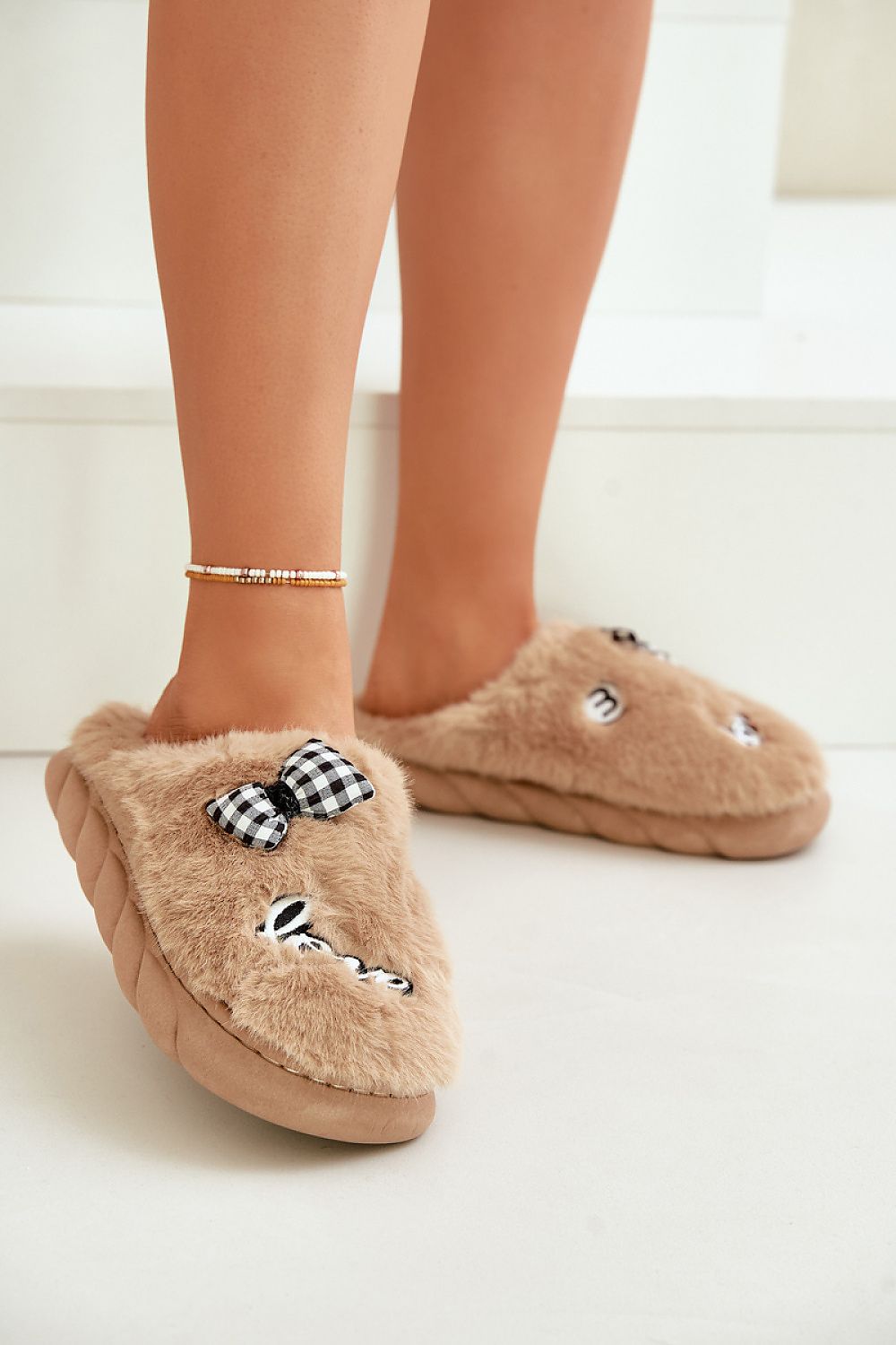 Slippers model 203755