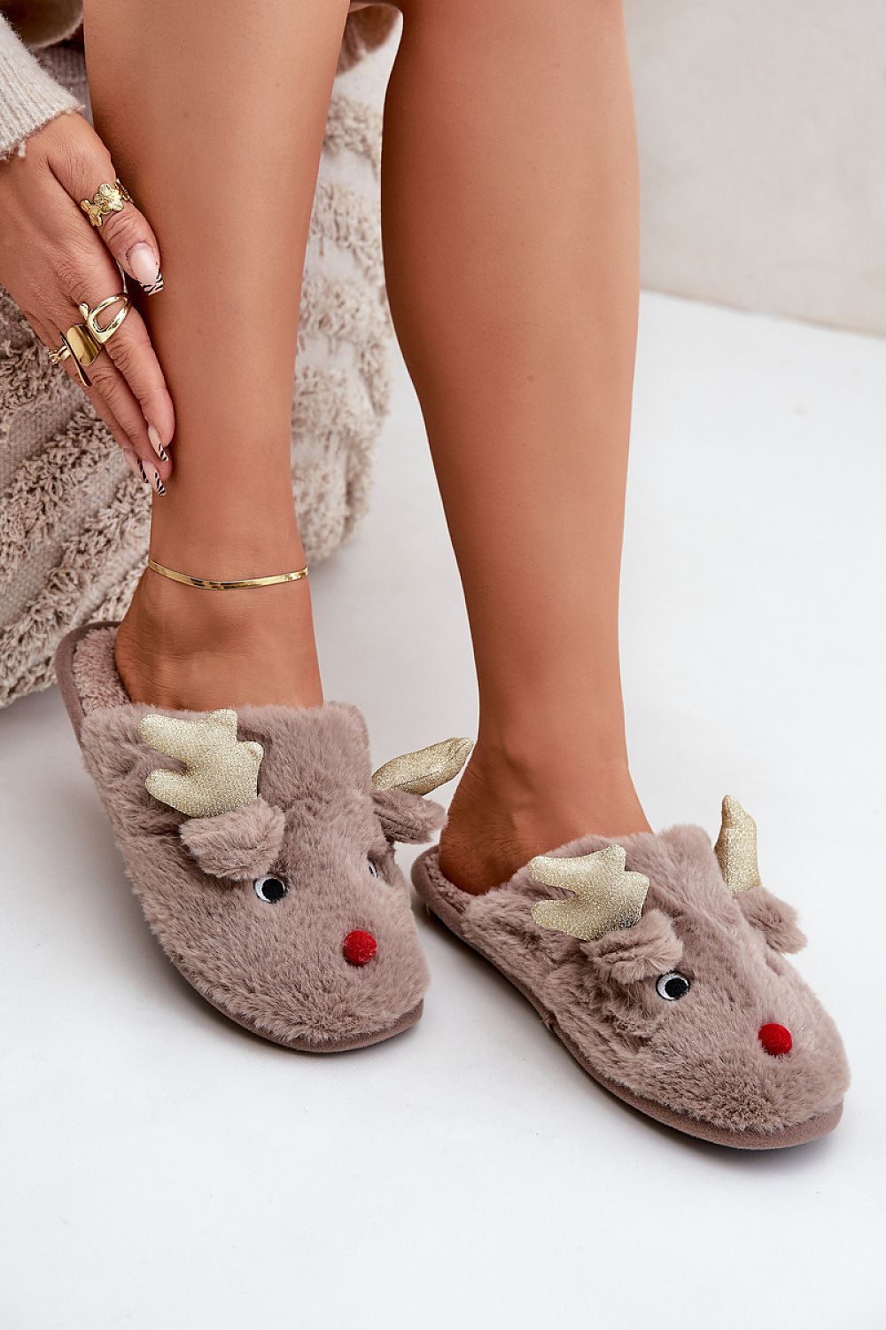 Slippers model 204643