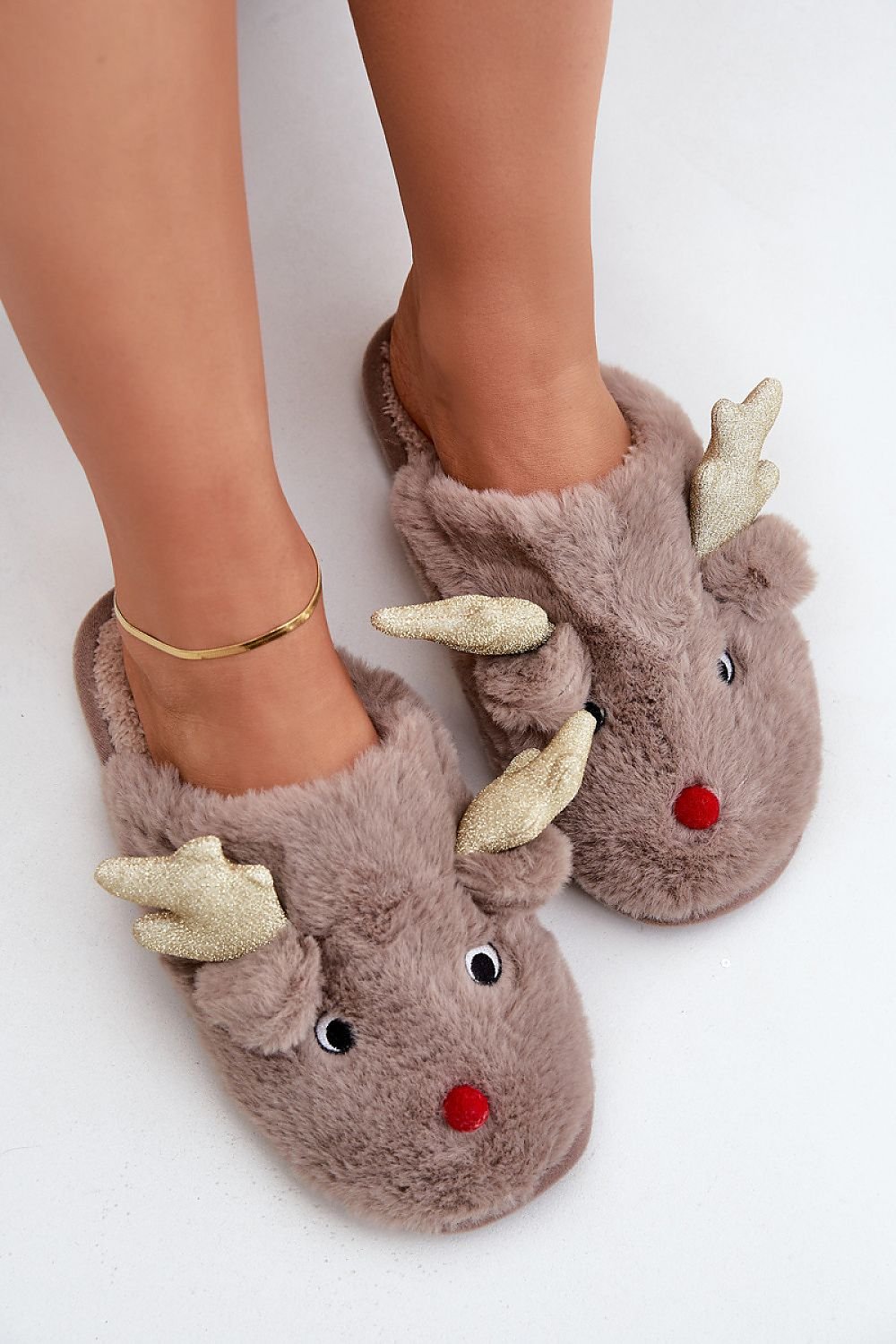 Slippers model 204643
