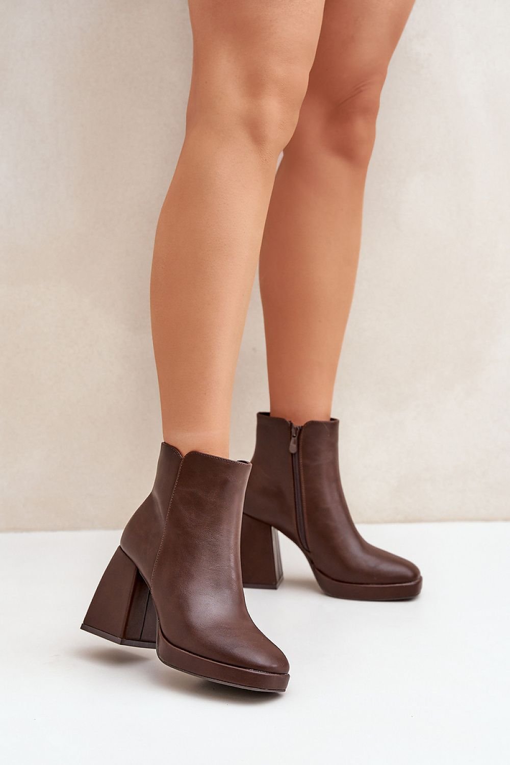 Heel boots model 204675