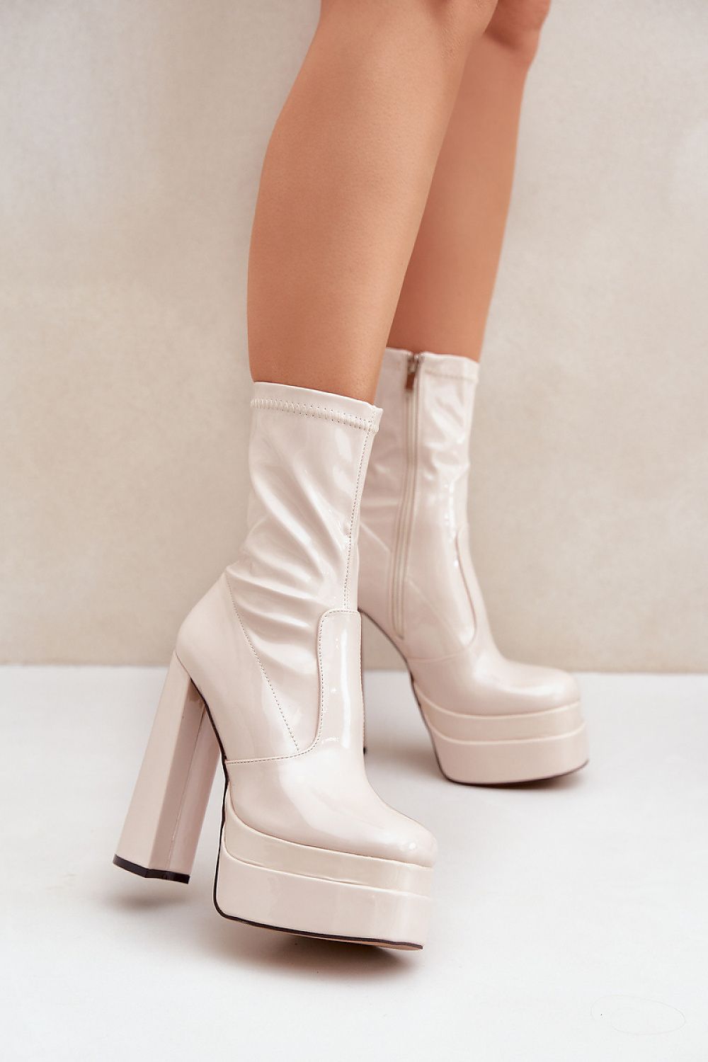 Heel boots model 204681