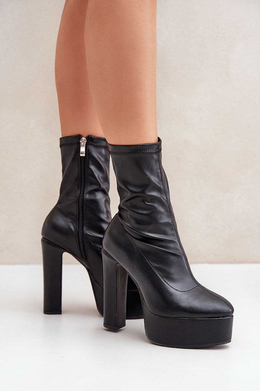 Heel boots model 204694