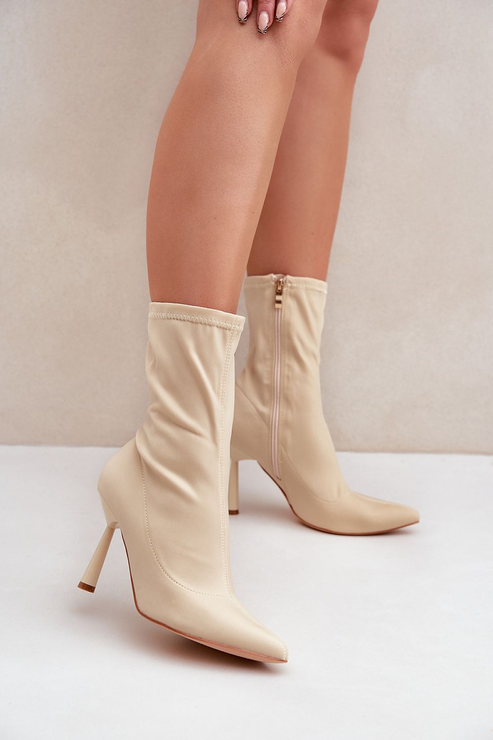 Heel boots model 204701