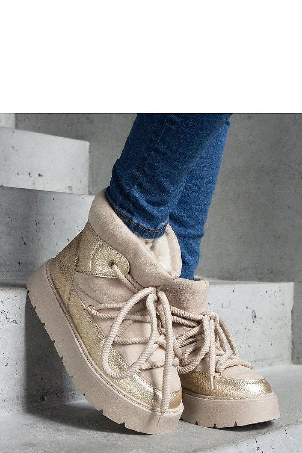 Snow boots model 204703