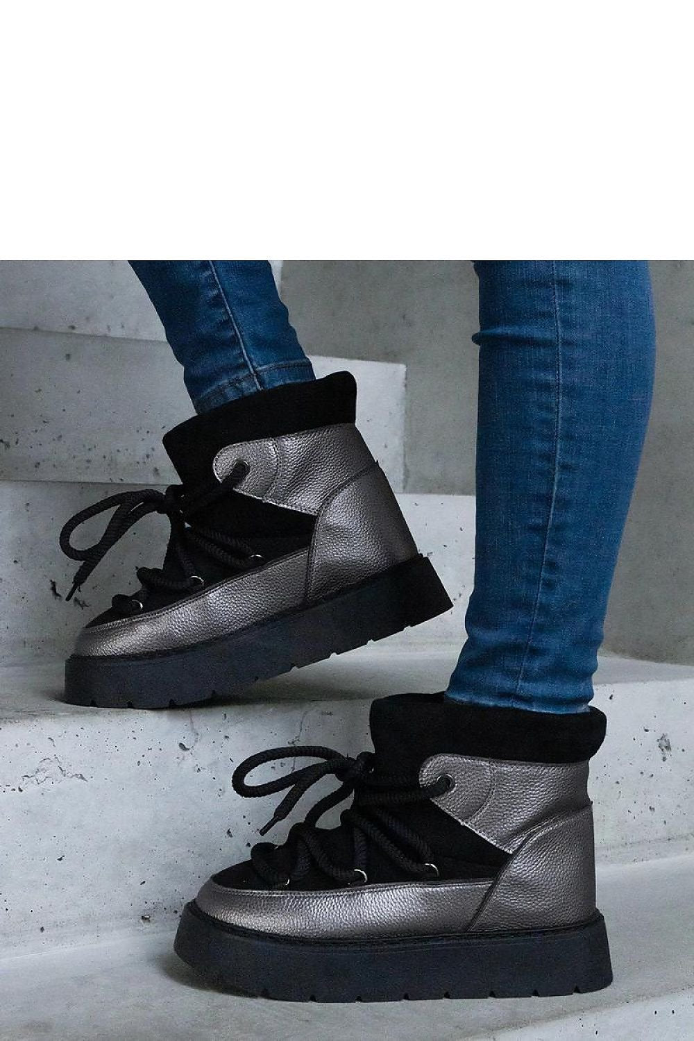 Snow boots model 204704