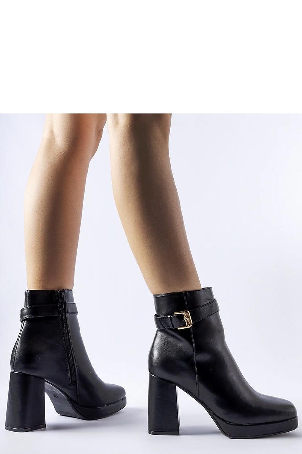 Heel boots model 204725