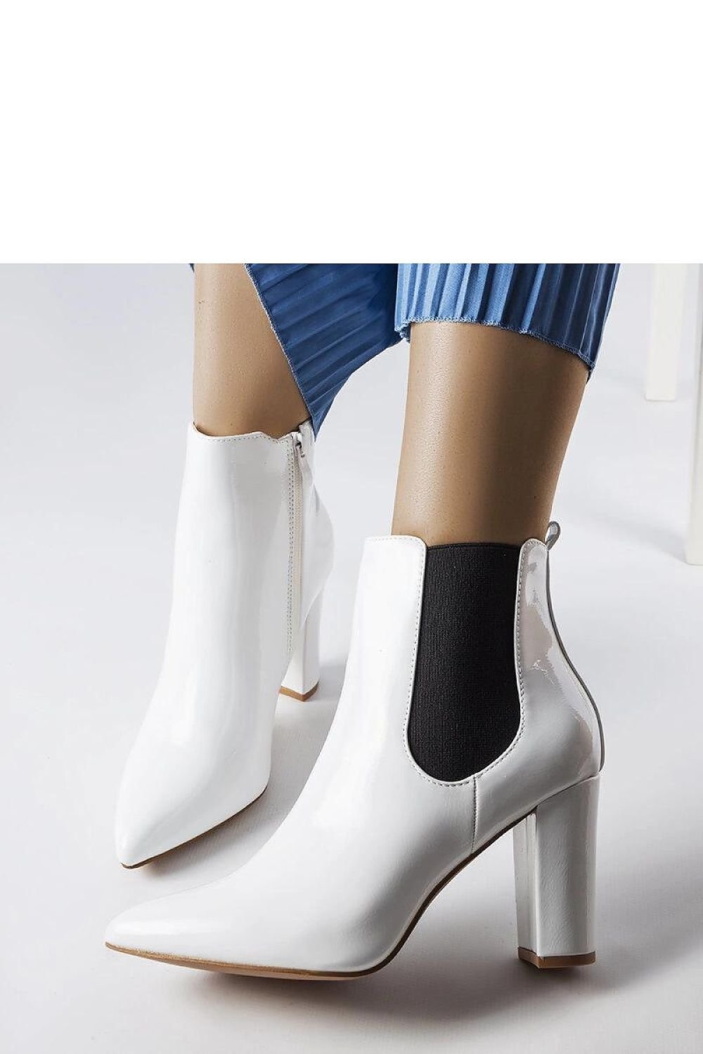 Heel boots model 204841