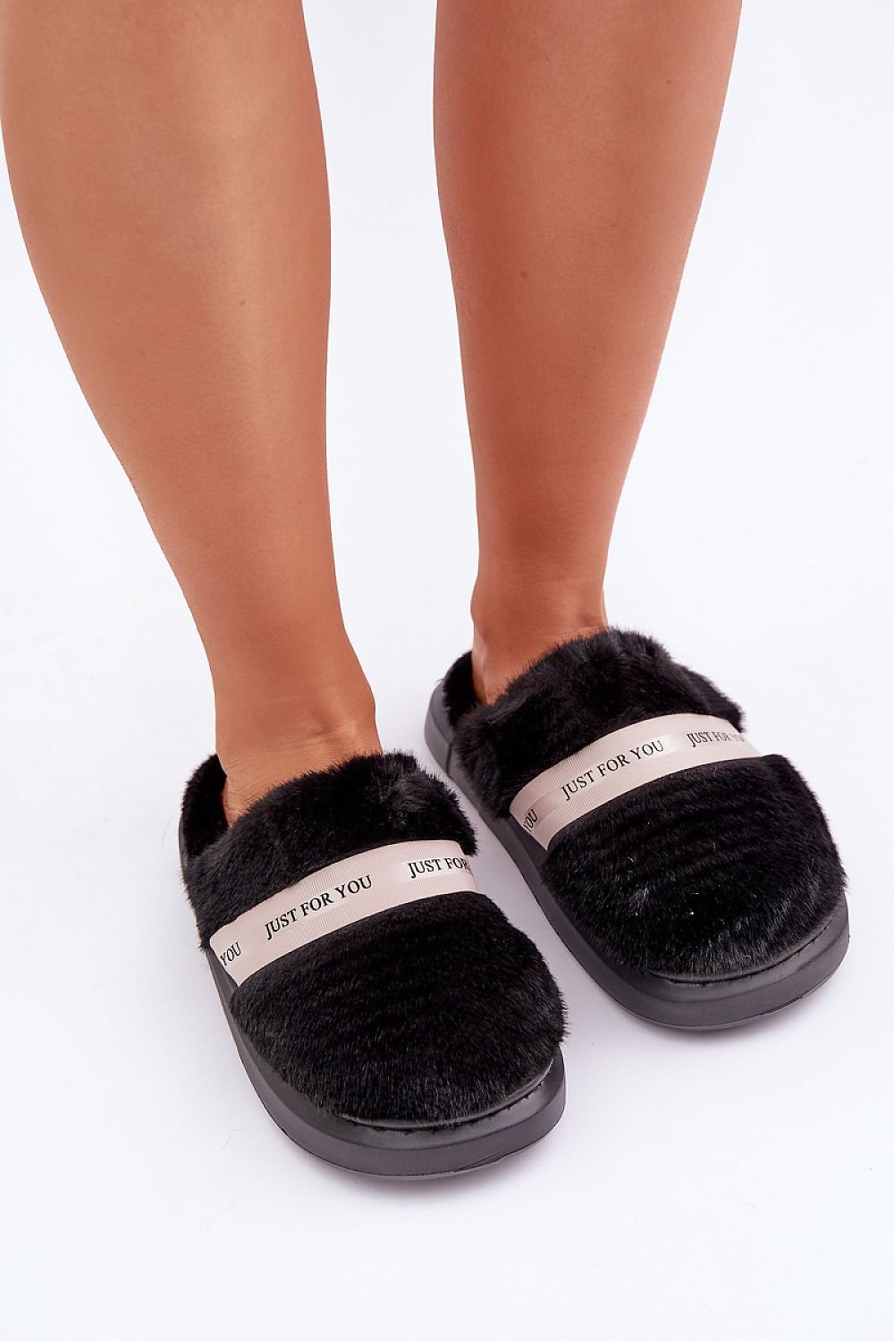 Slippers model 204935