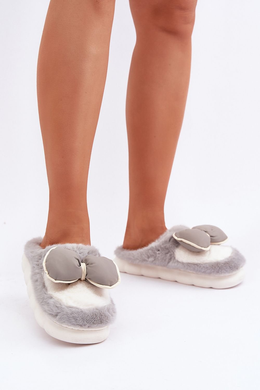 Slippers model 204946