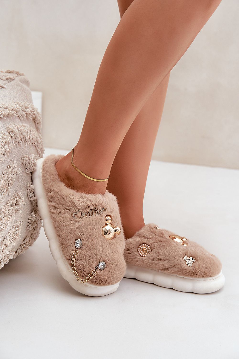 Slippers model 204955