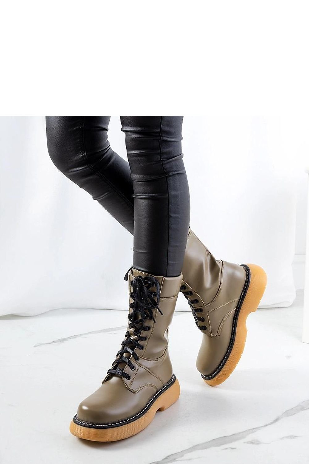 Boots model 205159