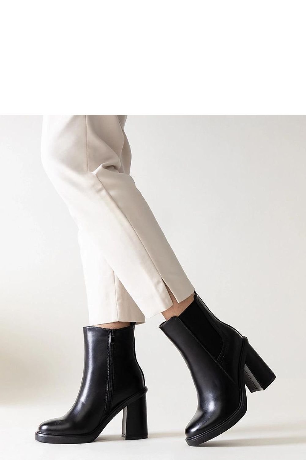 Heel boots model 205806