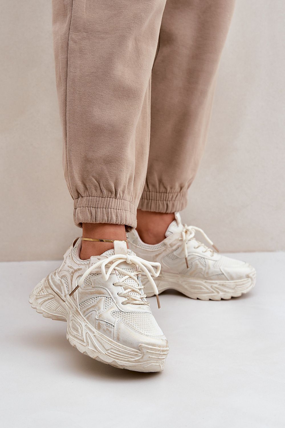 Sport Shoes model 205947