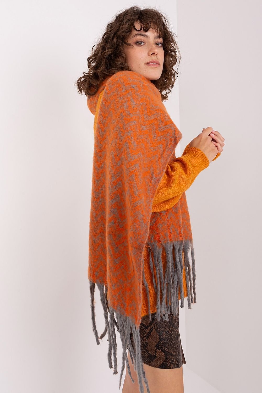 Shawl model 205973