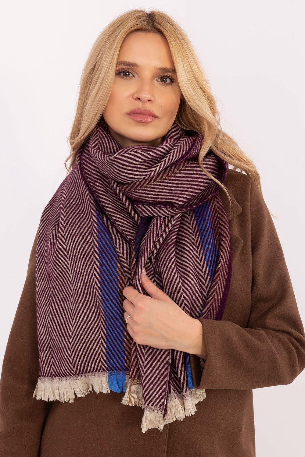 Shawl model 206037