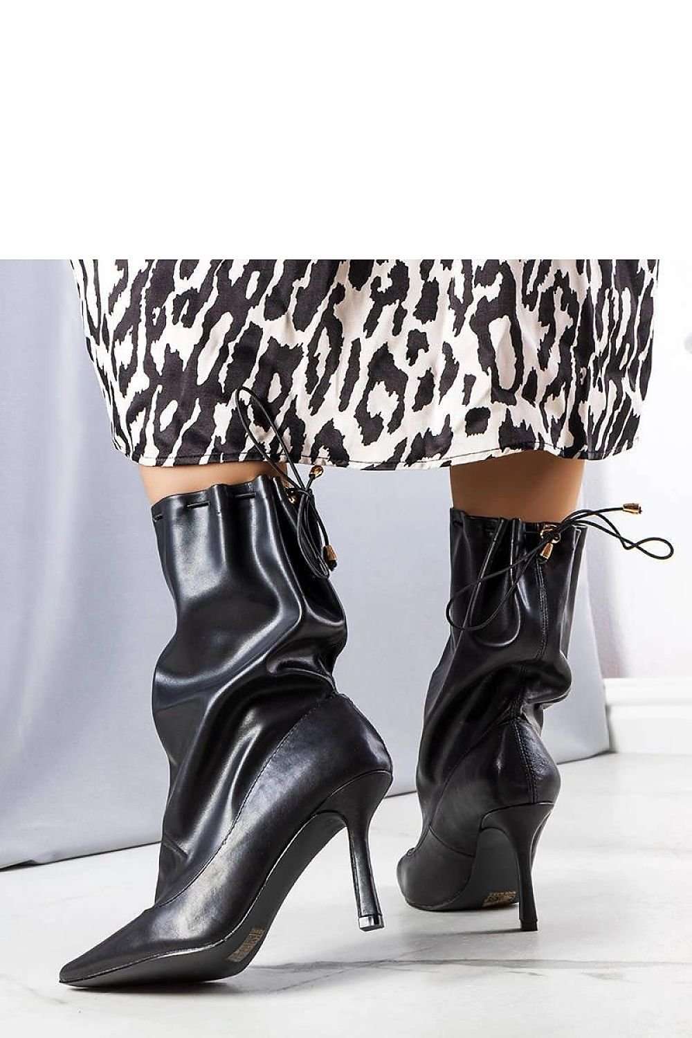 Heel boots model 206422