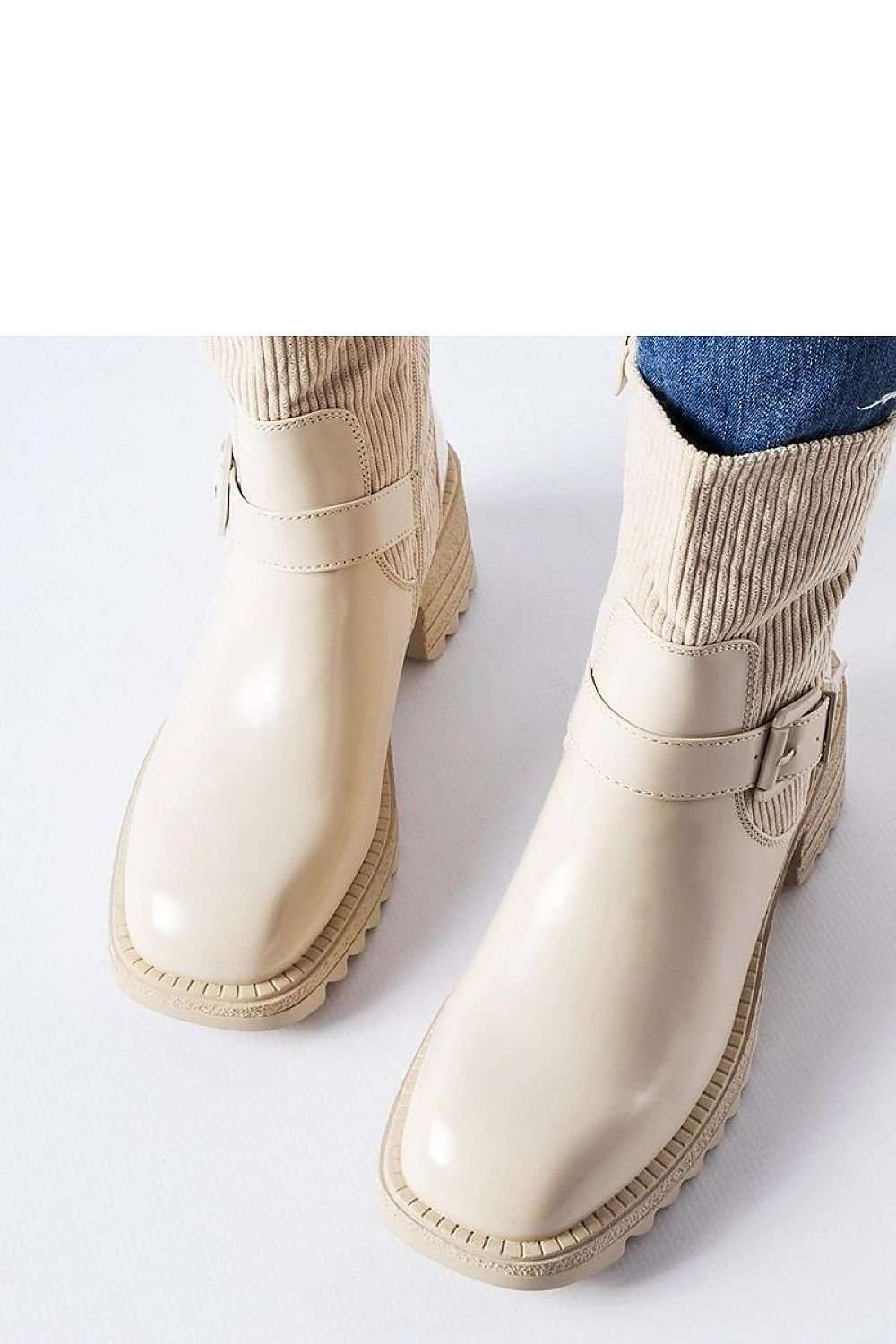 Heel boots model 206526