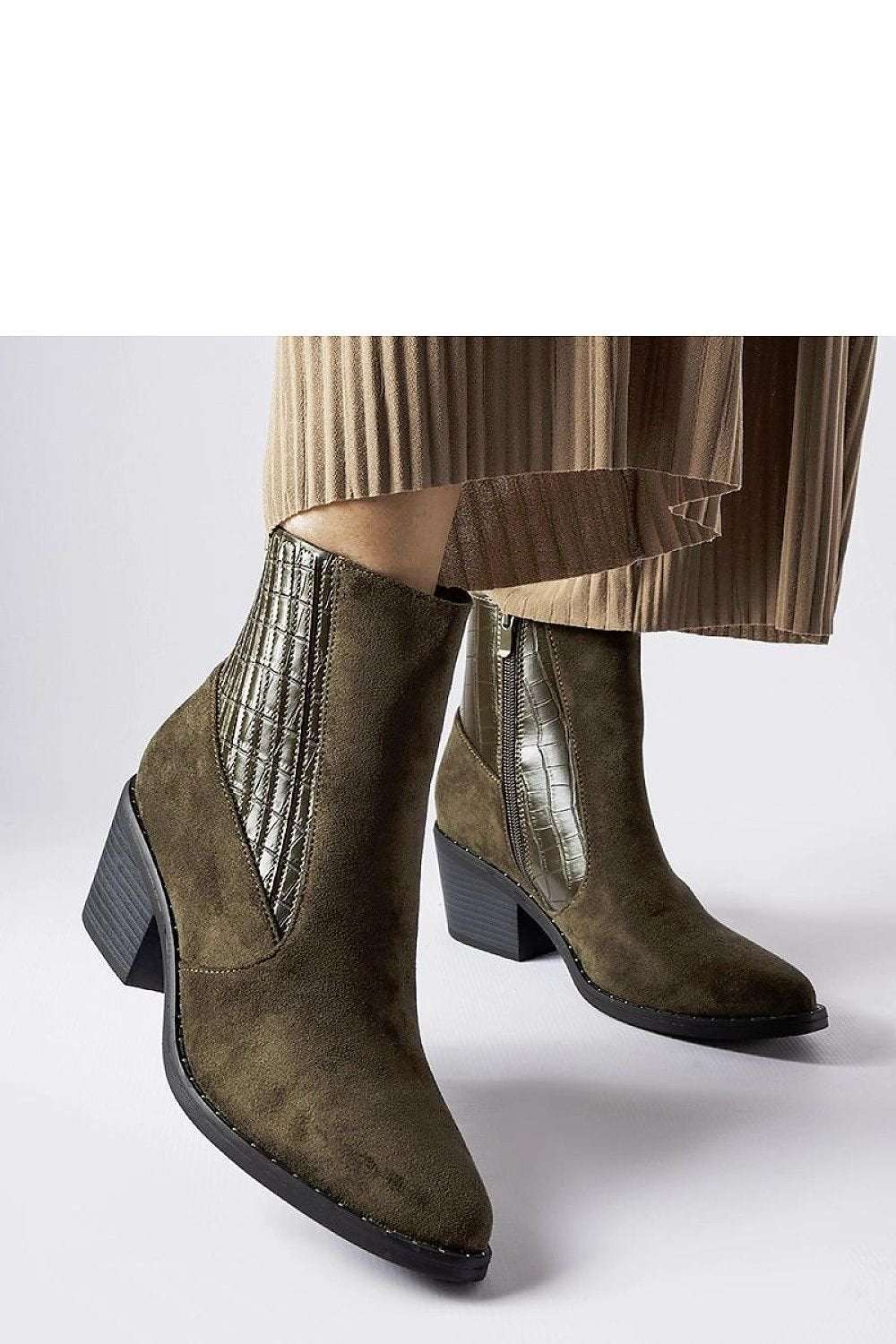 Heel boots model 206555
