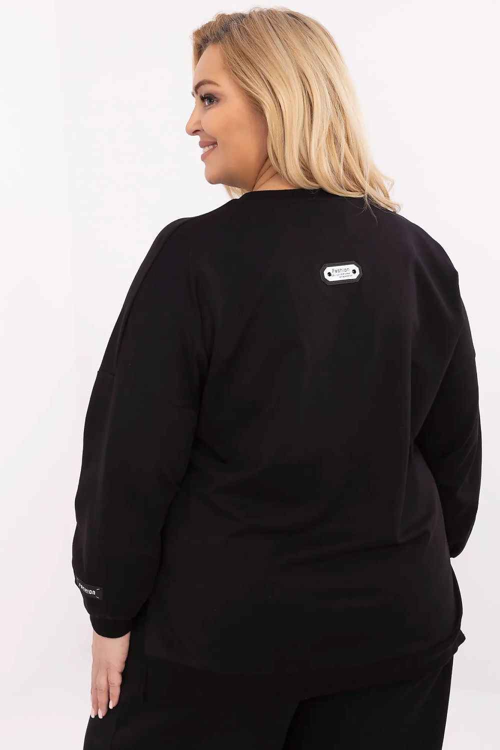 Plus size sweatshirt model 211730