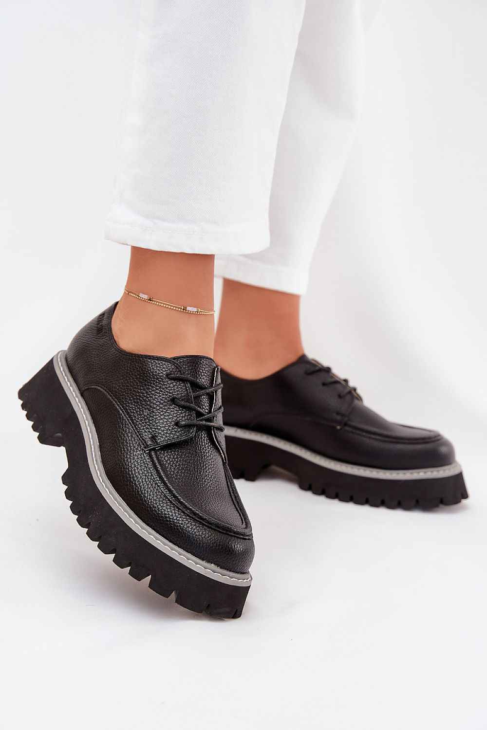 Half shoes model 216318